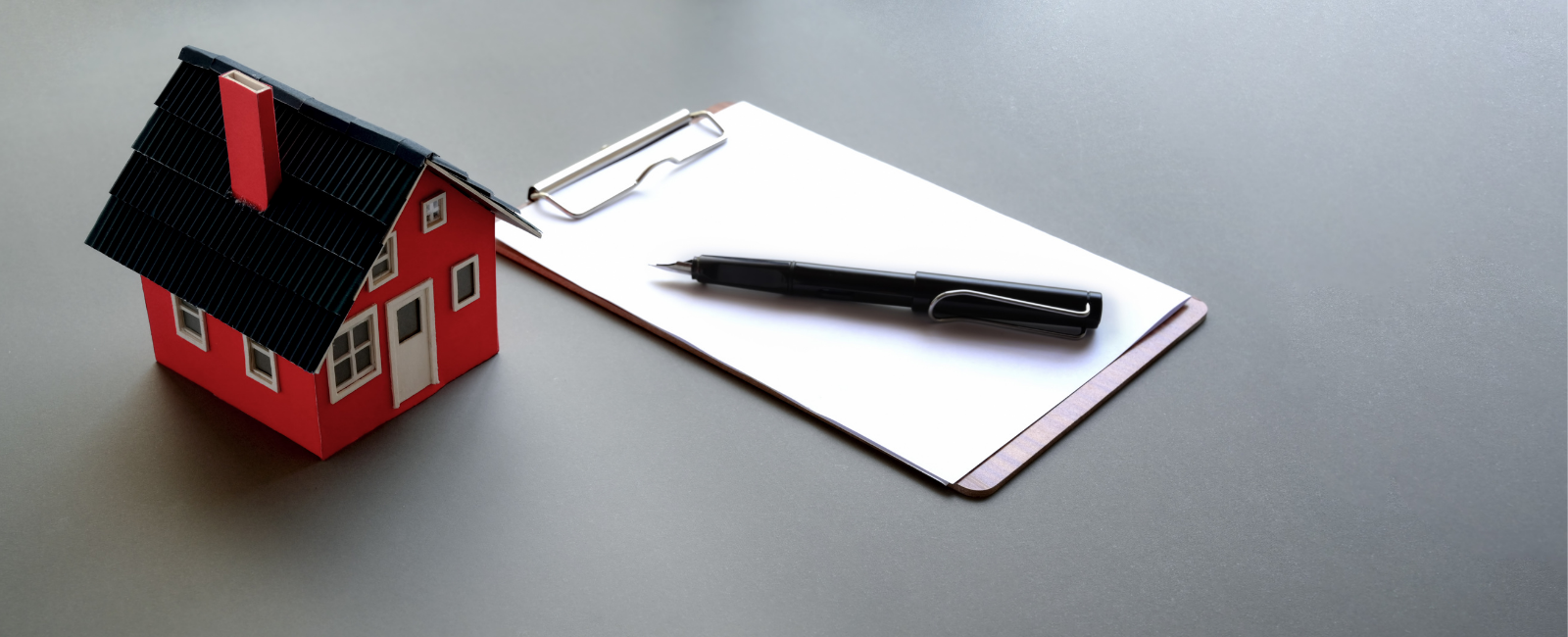 House and clipboard